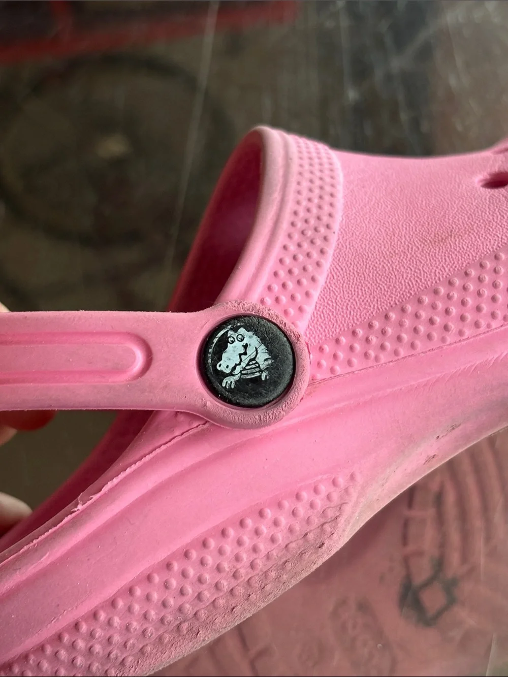 CROCS Kids Classic Clog in Bright Pink